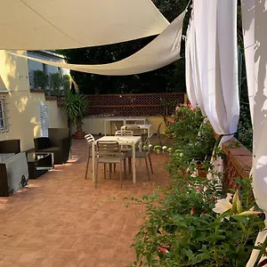 ** Bed & Breakfast La Terrazza Di Via Elisa Italia