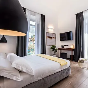 ** Affittacamere By The First - Luxury Rooms&suites Italia